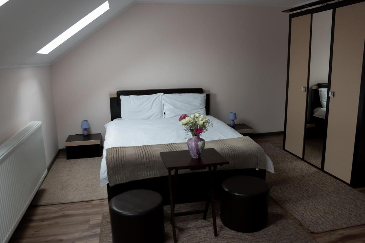 Step Inn Alba Iulia Exterior photo